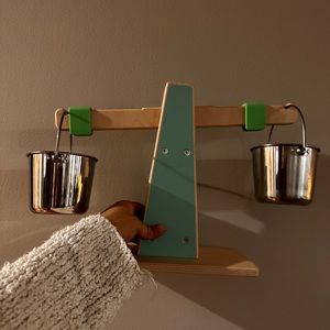 Lovevery "Every Which Weigh Scale & Pails"